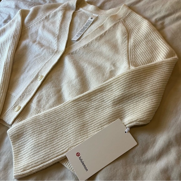 NWT Lululemon Cashmere Slim-Fit Cardigan in Light Ivory - Picture 9 of 9